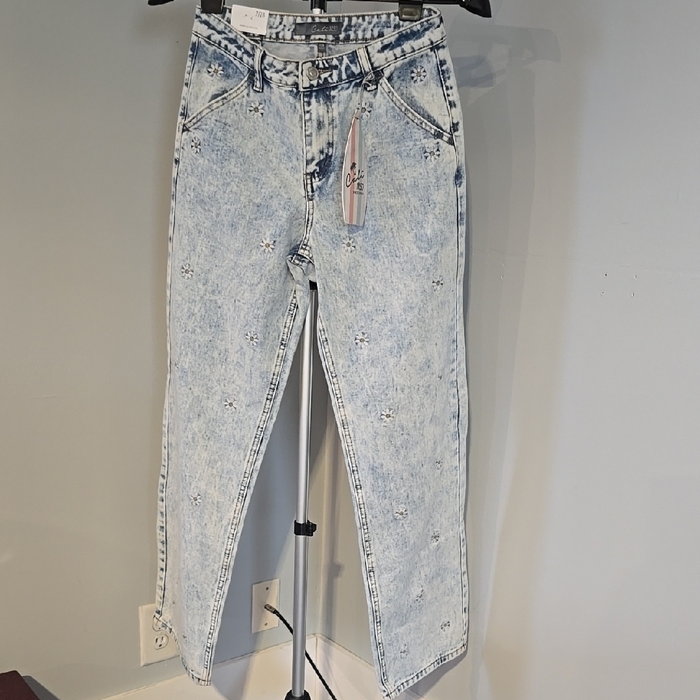 Cali 1850 light acidwash denim jeans embroidered daisy Size 7/28 Youth